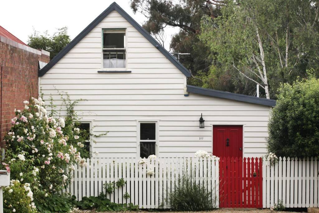 Writer's Cottage, Luxurious Oasis In The Heart Of North Hobart
