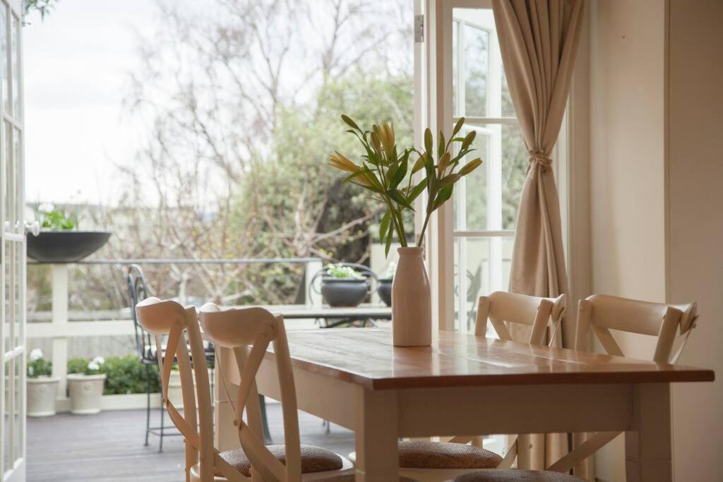 Writer's Cottage, Luxurious Oasis In The Heart Of North *