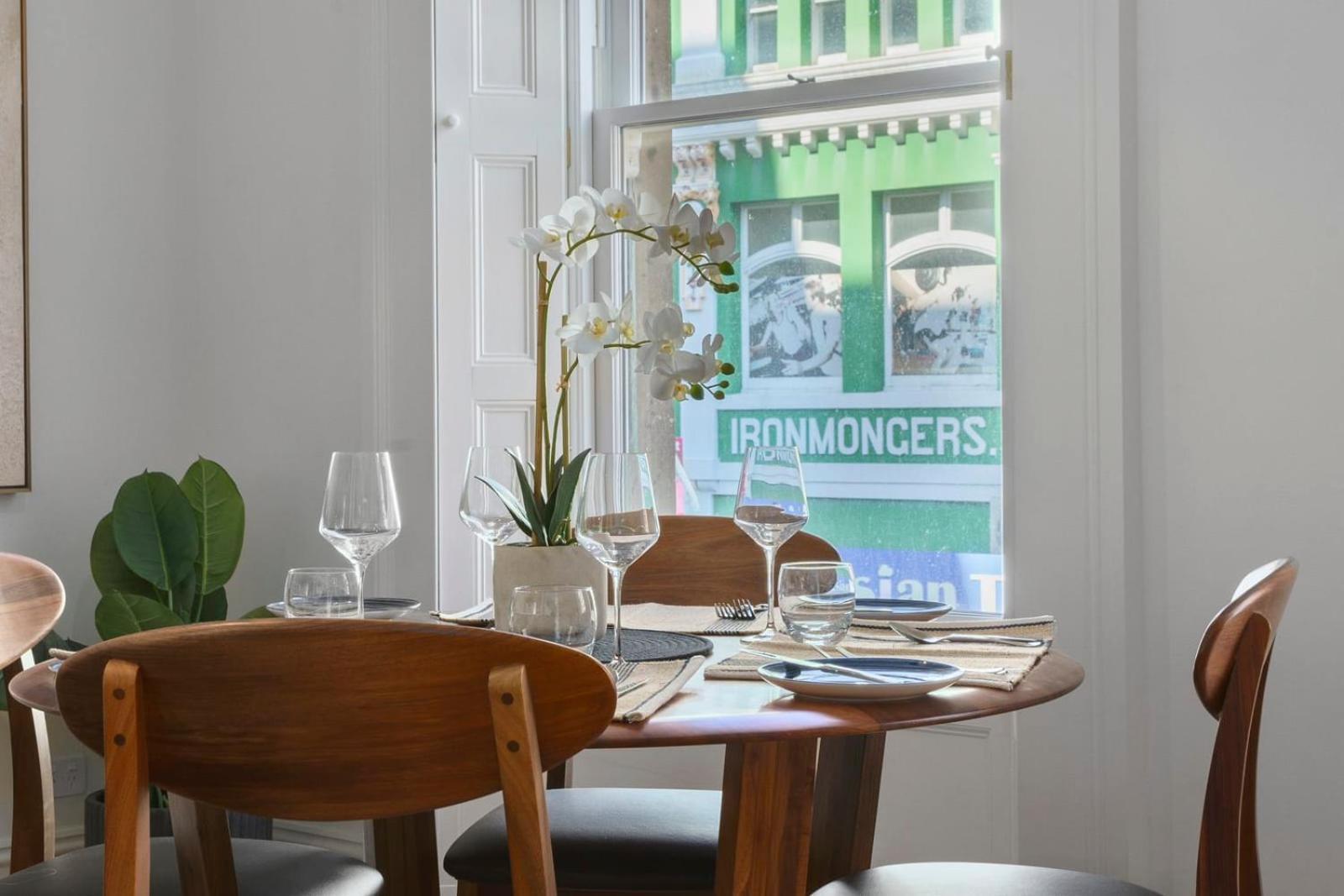 Vintage At Saddlers - Embrace A Cafe Lifestyle Apartment