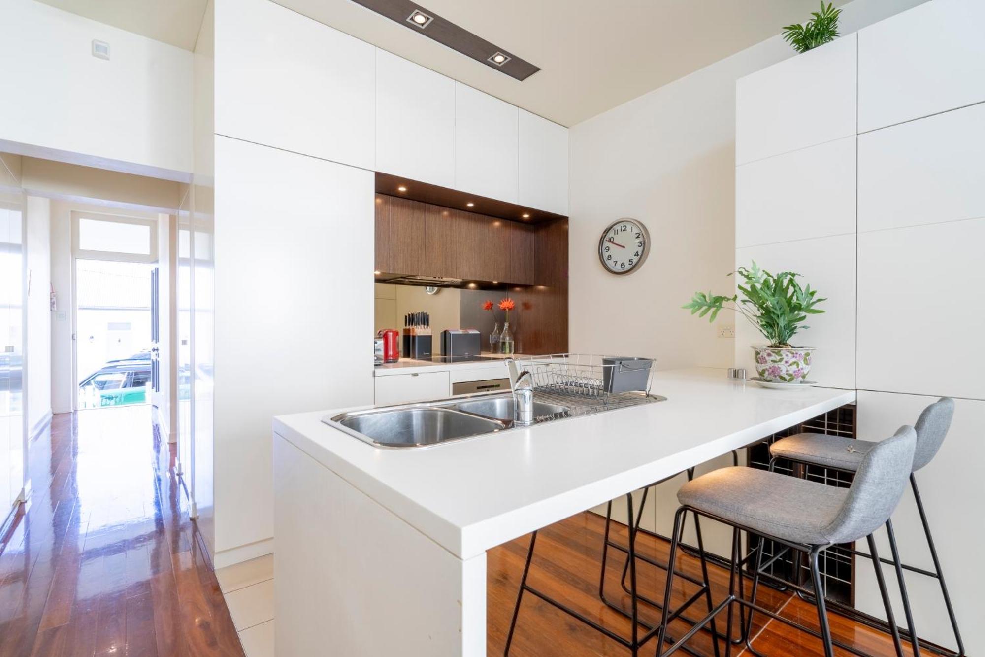 Heritage Terrace With Mod Twist Apartment Hobart