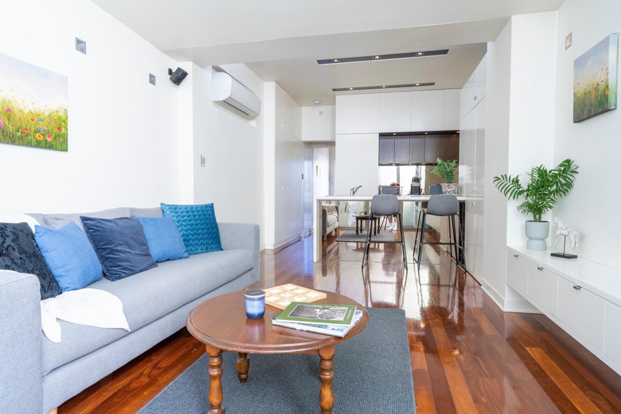 Heritage Terrace With Mod Twist Apartment