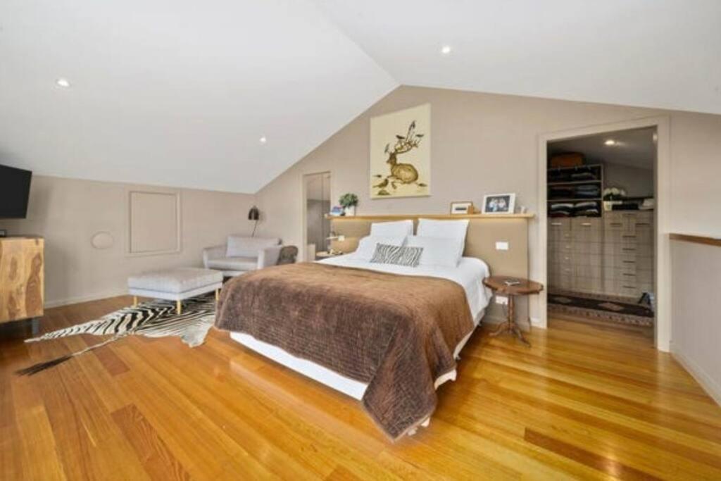 Comfy Hobart