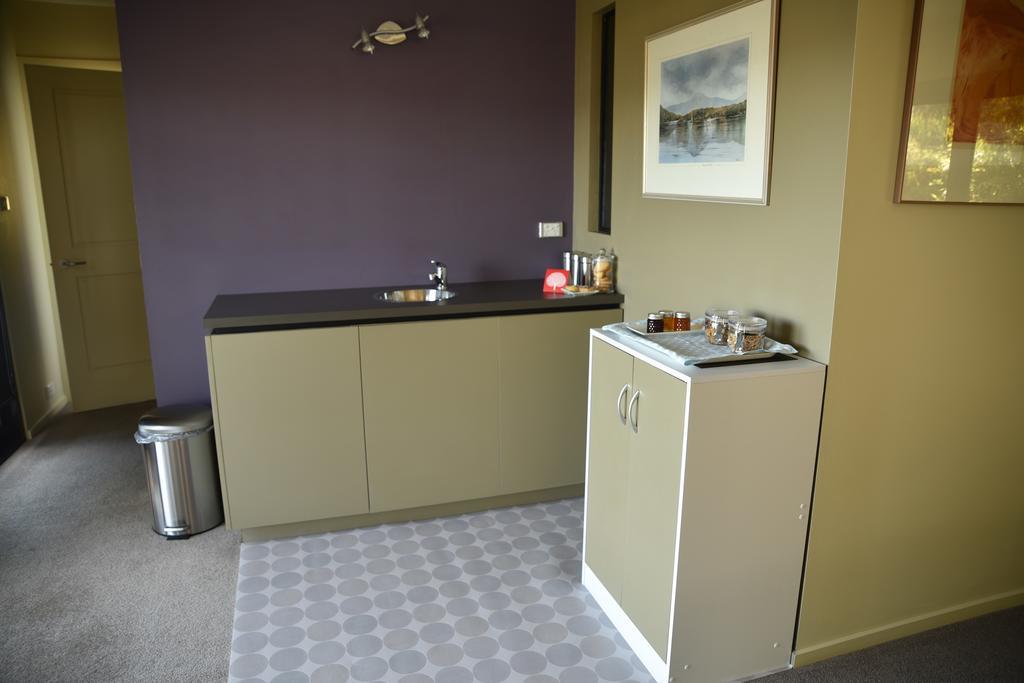 Apartment Studioat10 *