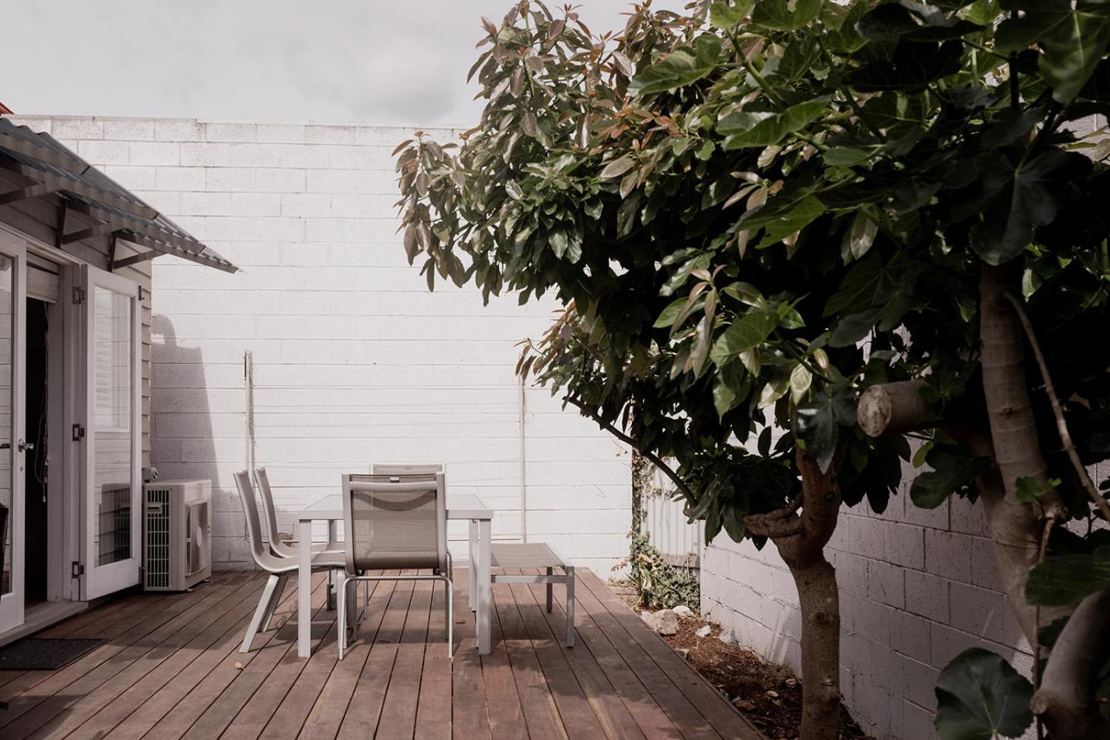 Holiday home Workers On Wellington
