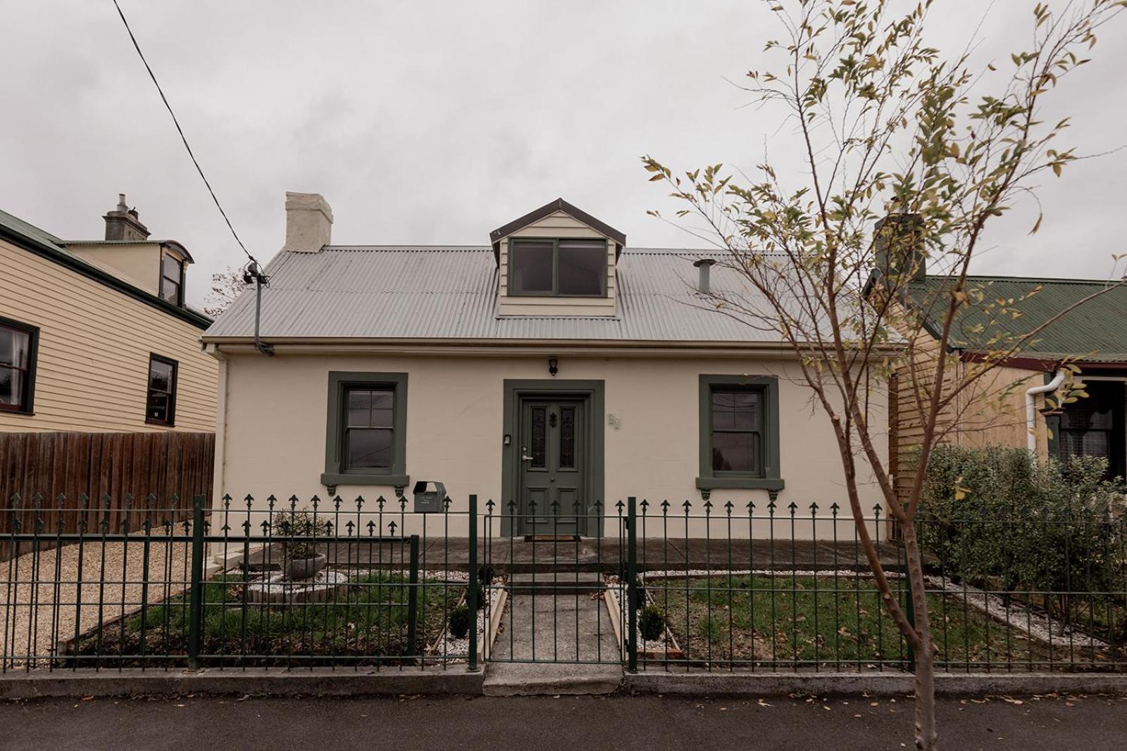 Holiday home Cavell Street In West *