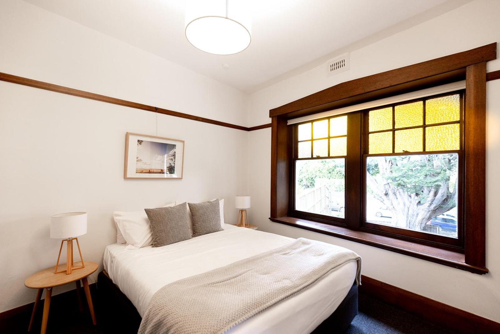 Buckley's Rest - 2 Bdrm In Battery Point Apartment *