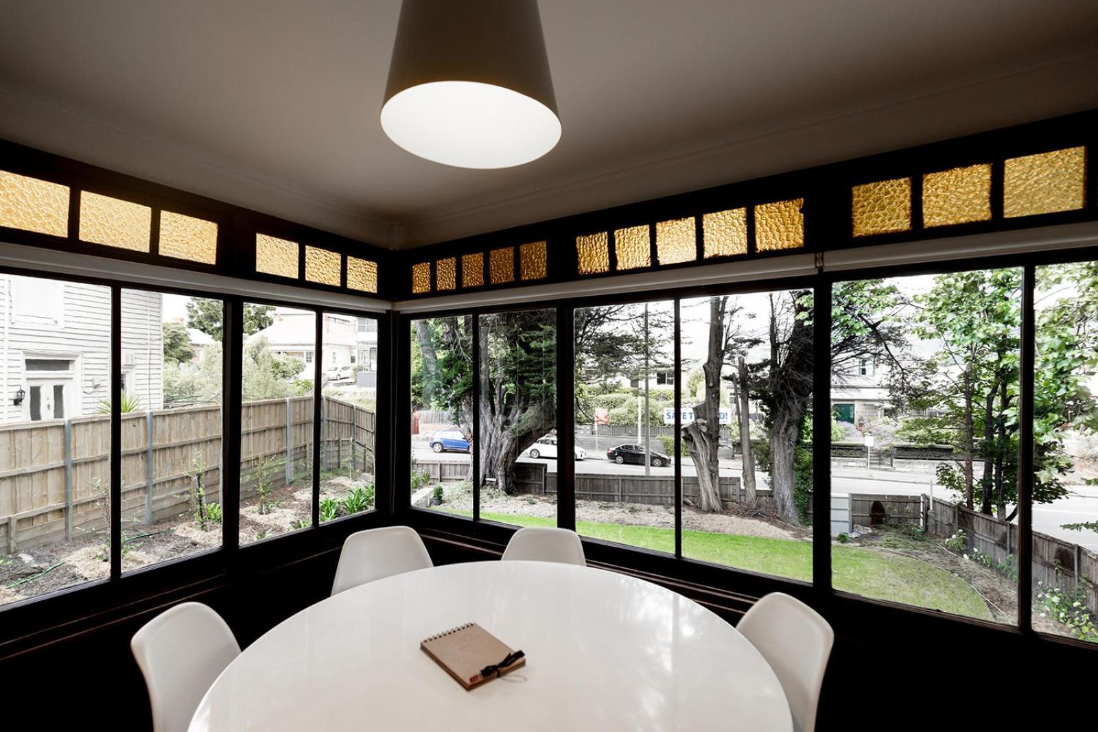 Buckley's Rest - 2 Bdrm In Battery Point *