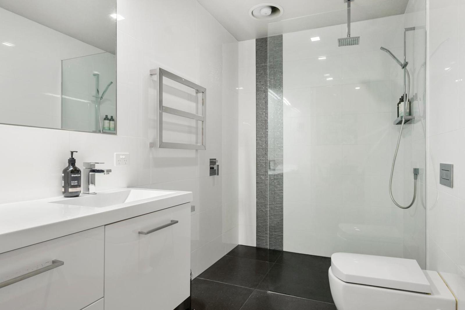 Inner-city 2 Bedroom With Free Parking Apartment Hobart