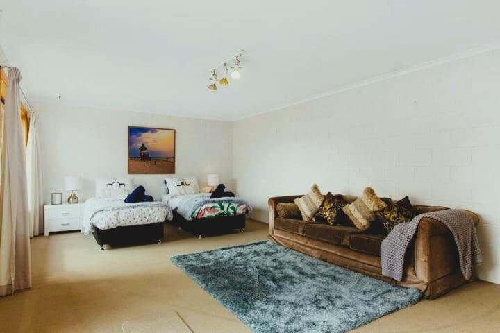 Holiday home Spacious Modern Outstanding Views Sleeps 9