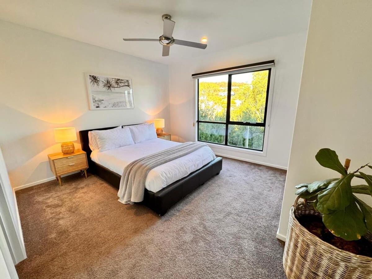 4 Bed 2 Storey House With Views Near Hobart