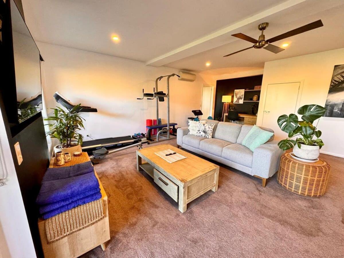 4 Bed 2 Storey House With Views Near * Hobart
