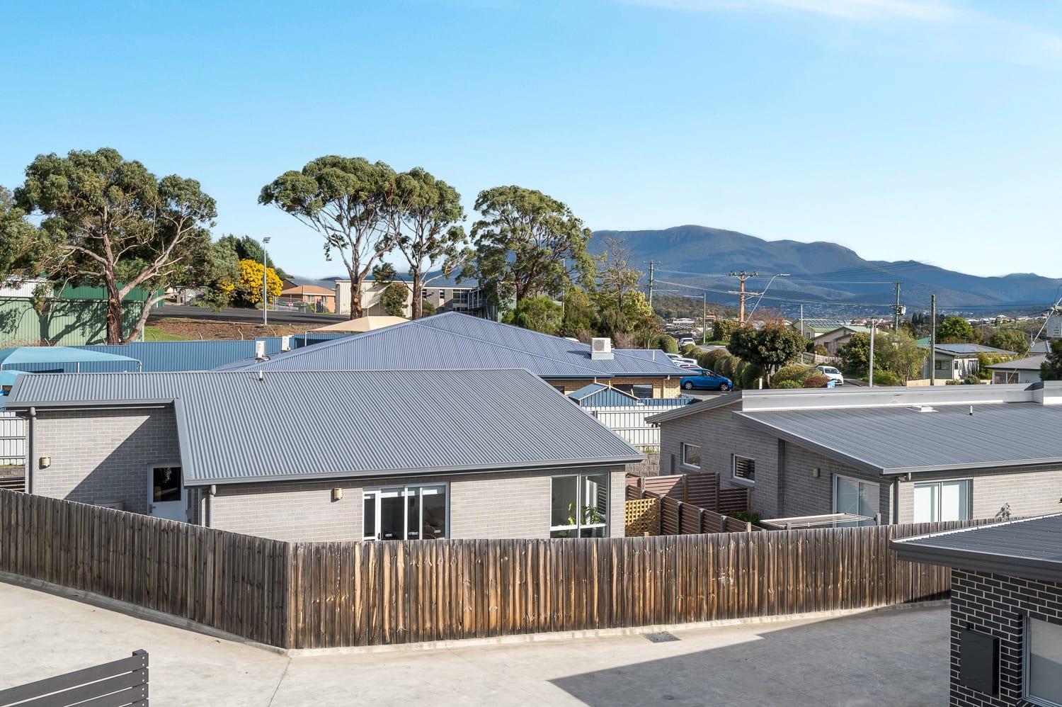 At 165 Great For Large Groups Sleeps 11 Holiday home Hobart