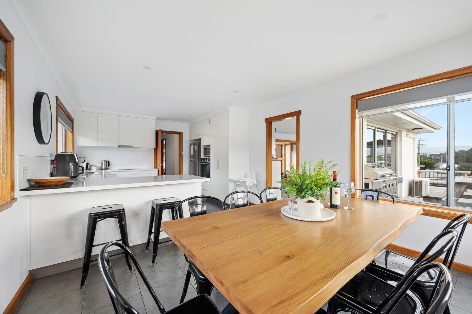 Holiday home At 165 Great For Large Groups Sleeps 11 Hobart