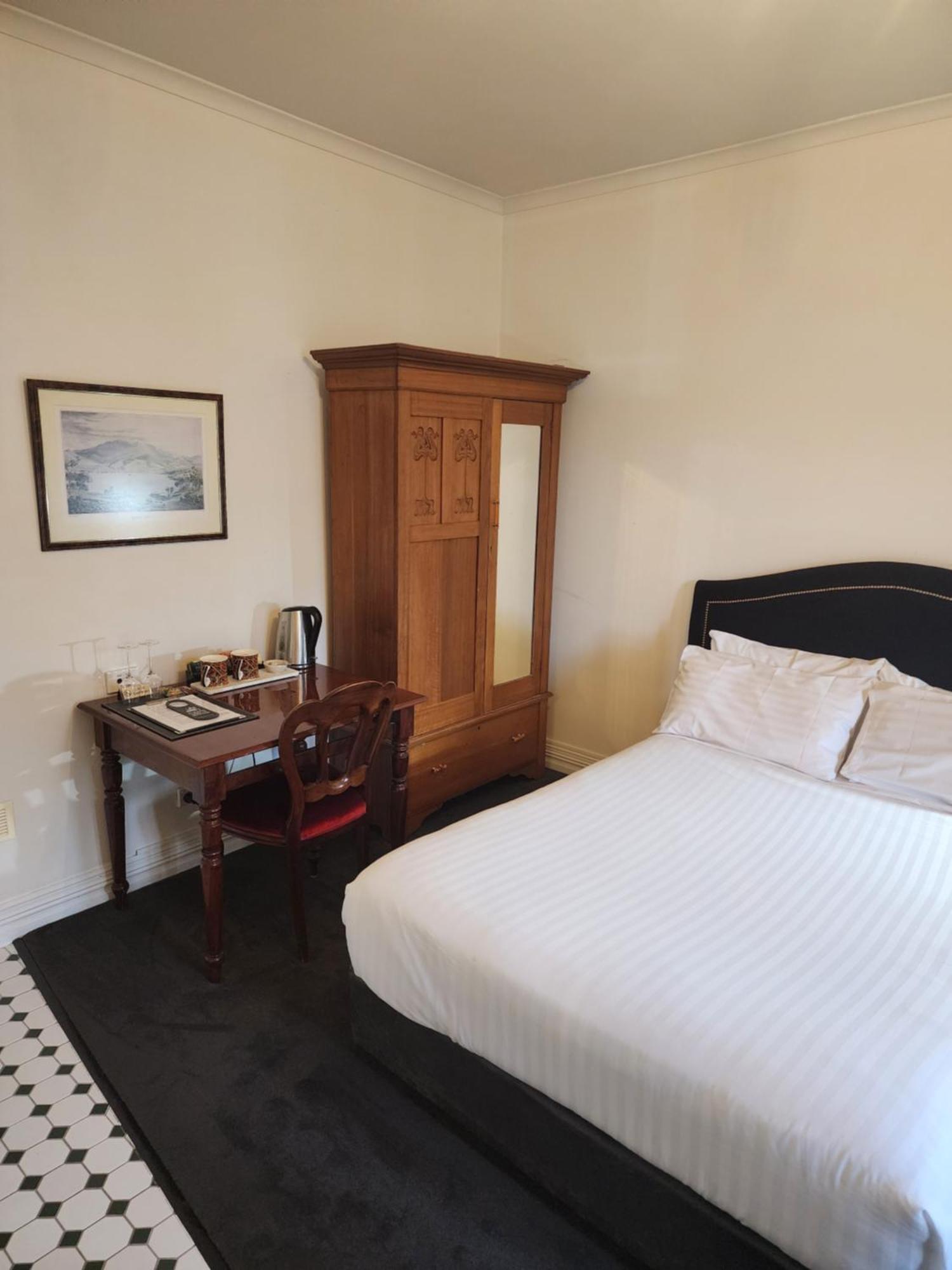 The Macquarie 4*