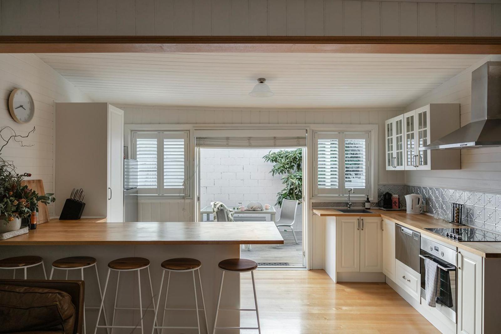 Holiday home Workers On Wellington Hobart