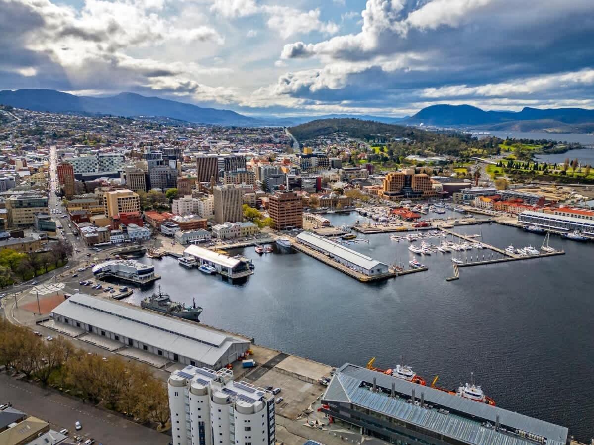 Gibson Mill Waterfront Warehouse - 201 Hobart