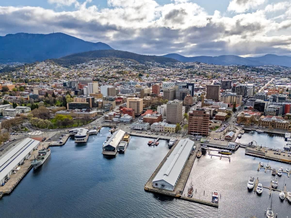 Gibson Mill Waterfront Warehouse - 201