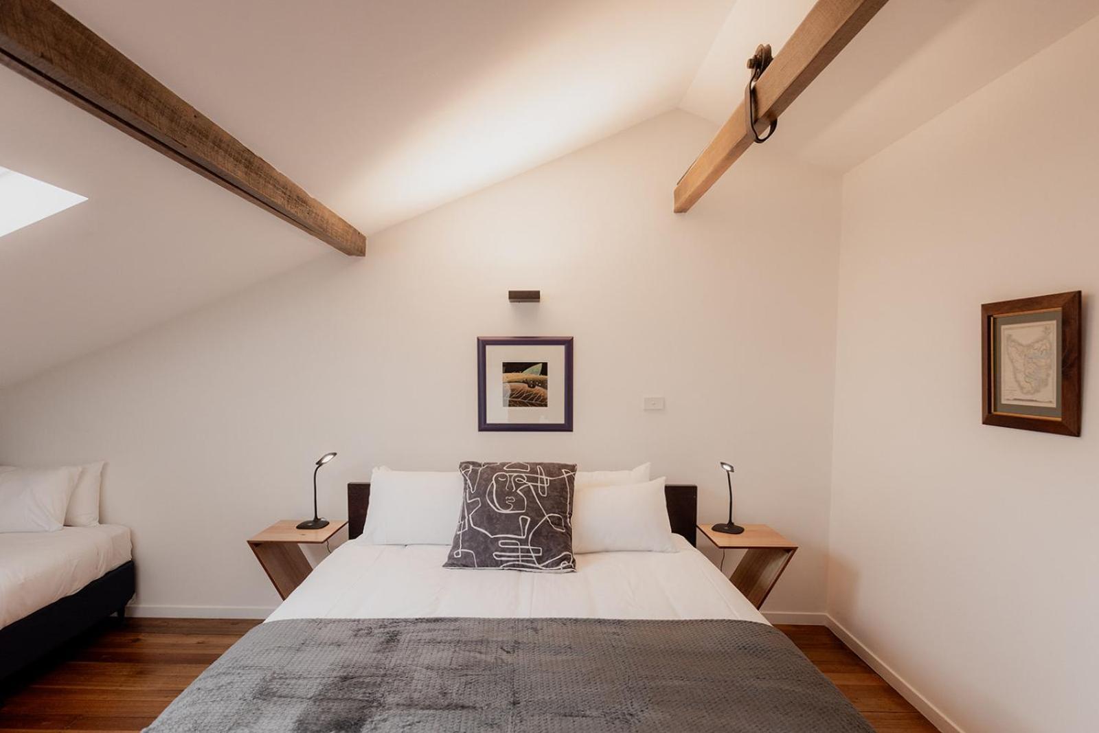 Boutique Warehouse Living In West *