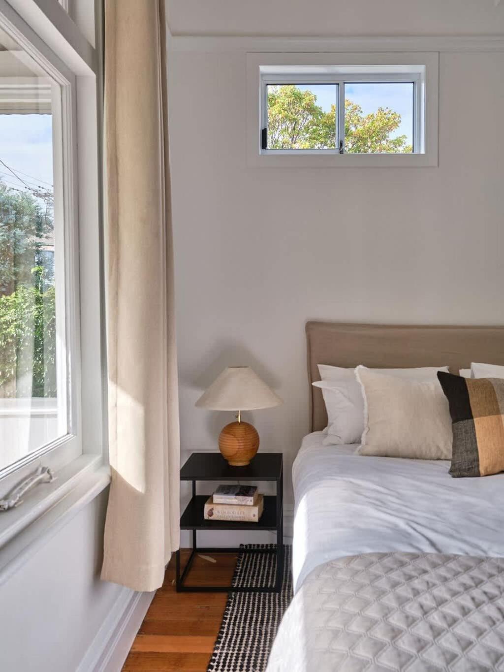 Sunny Spacious Three Bedroom With Views Apartment