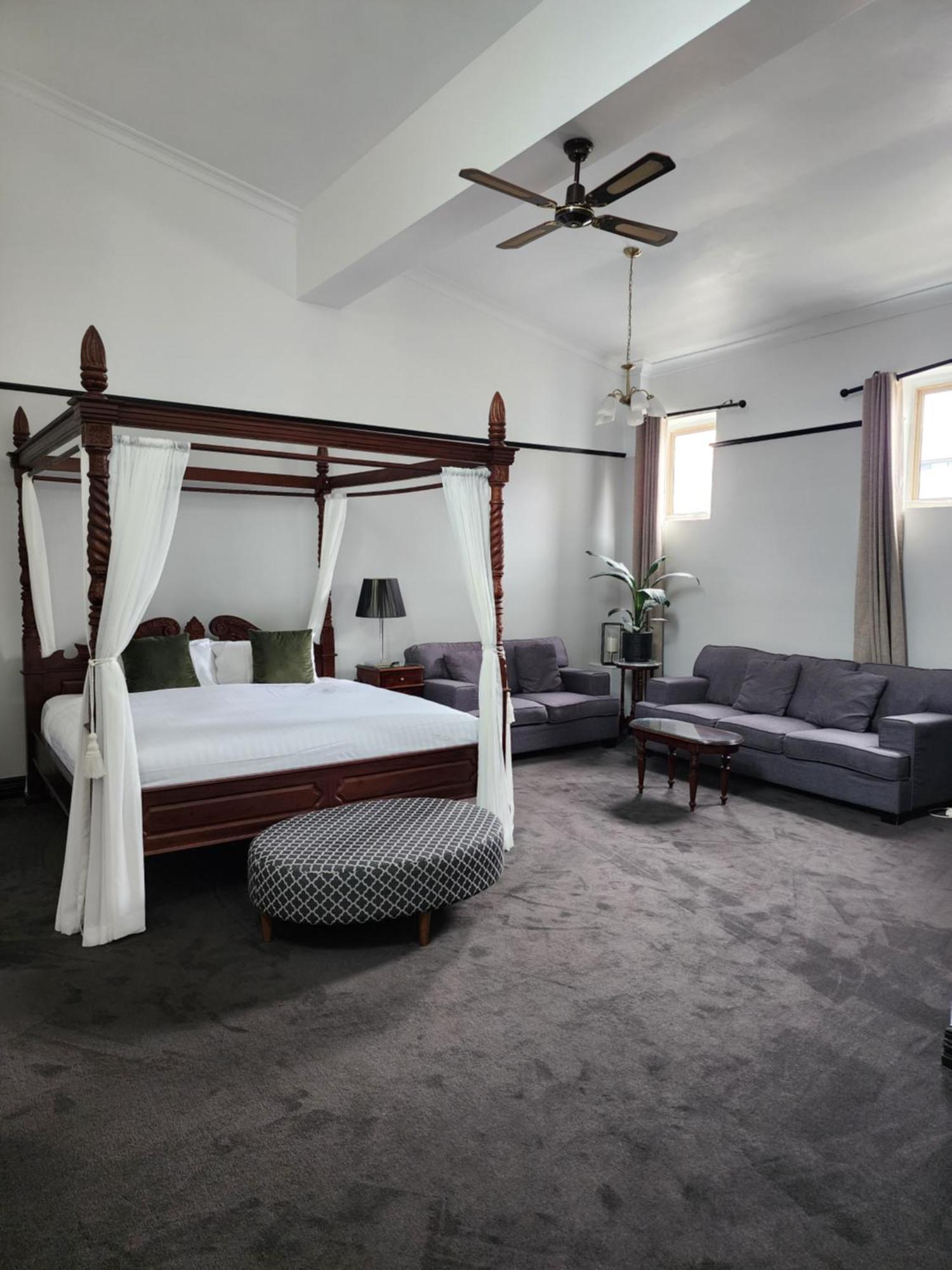 The Macquarie 4*