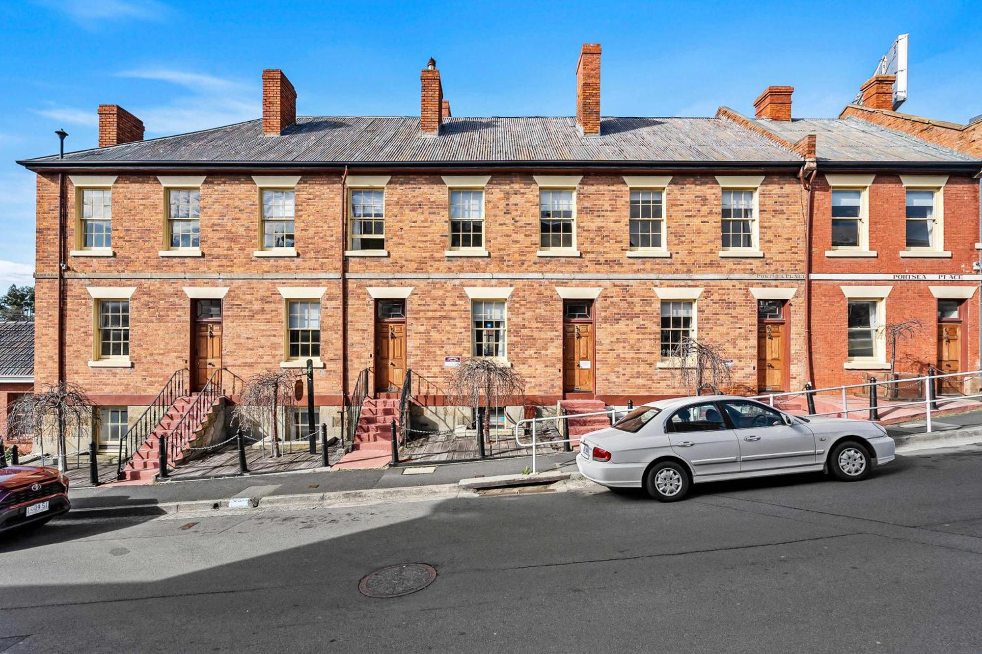 Portsea Place - Designer King And Parking Apartment *