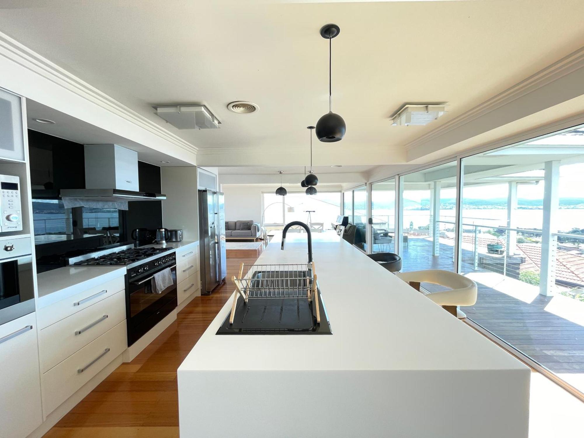 Lipscombe Escape Panoramic Views Luxury And Space