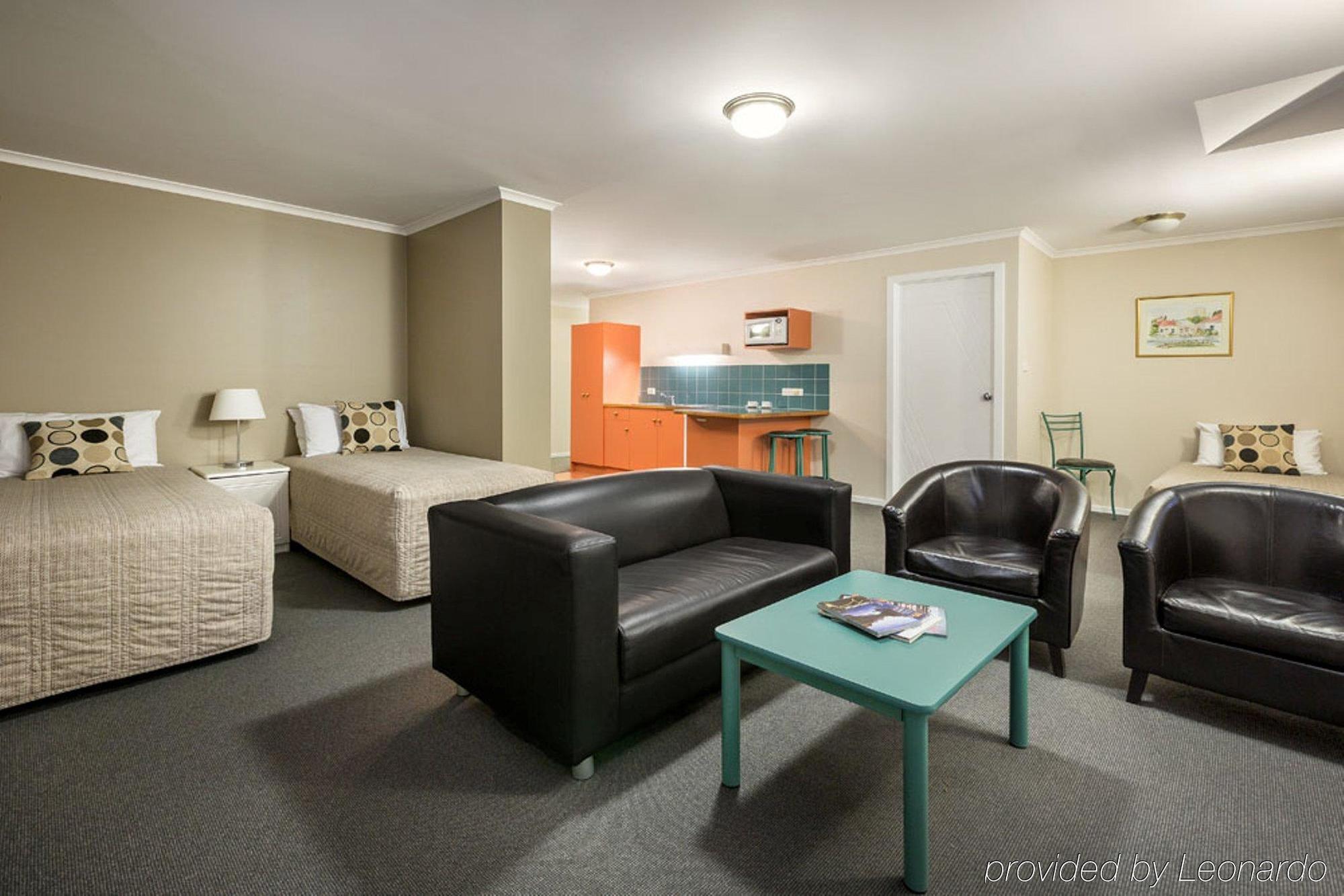 Waterfront 4*