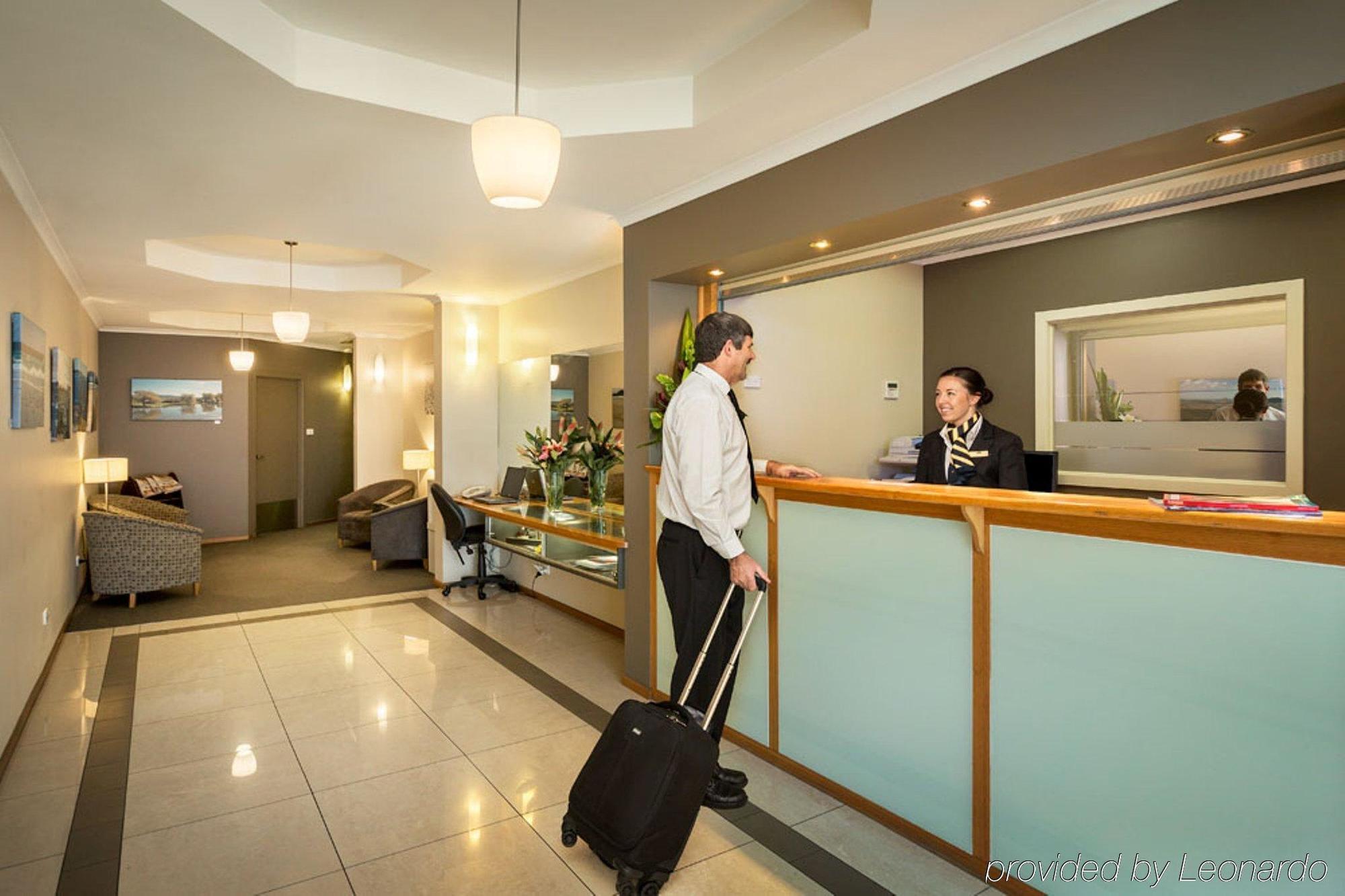 Waterfront 4*