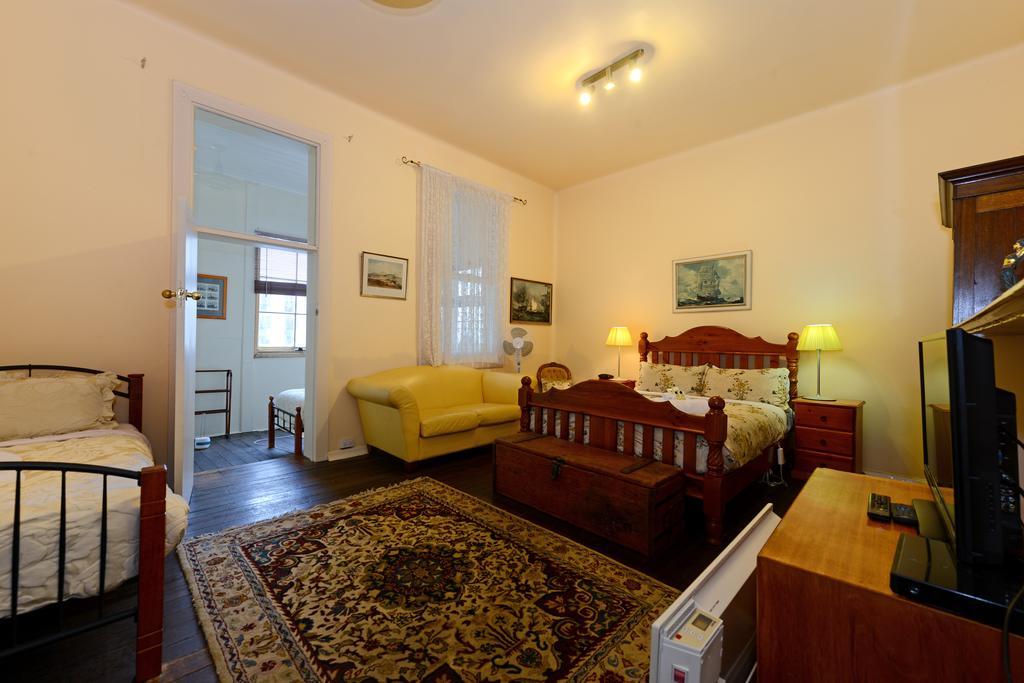 Bed & Breakfast Edinburgh Gallery Hobart
