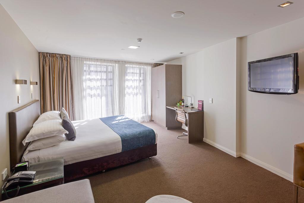 Mantra Collins Aparthotel 4*