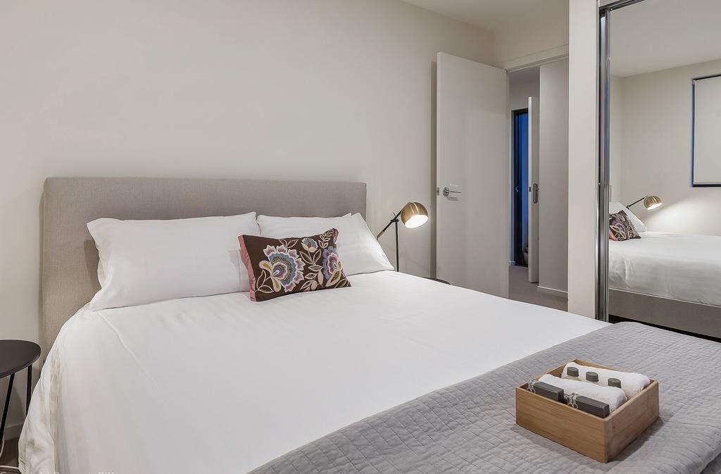 Aparthotel 110 Hampden 4*