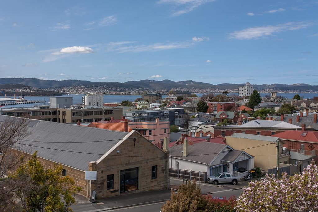 110 Hampden Aparthotel 4*