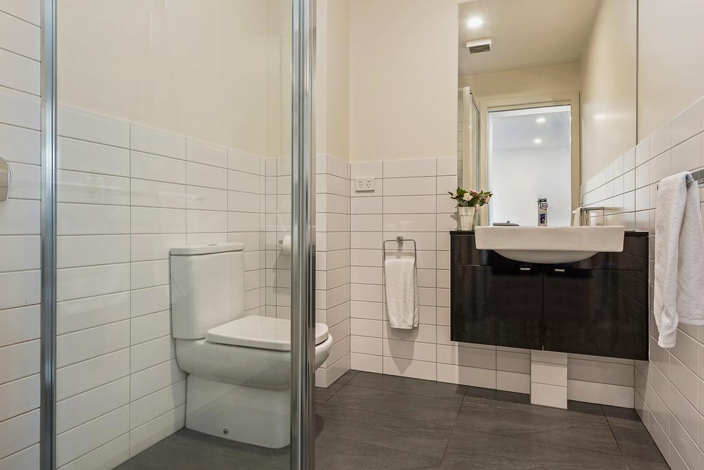 110 Hampden Aparthotel 4*
