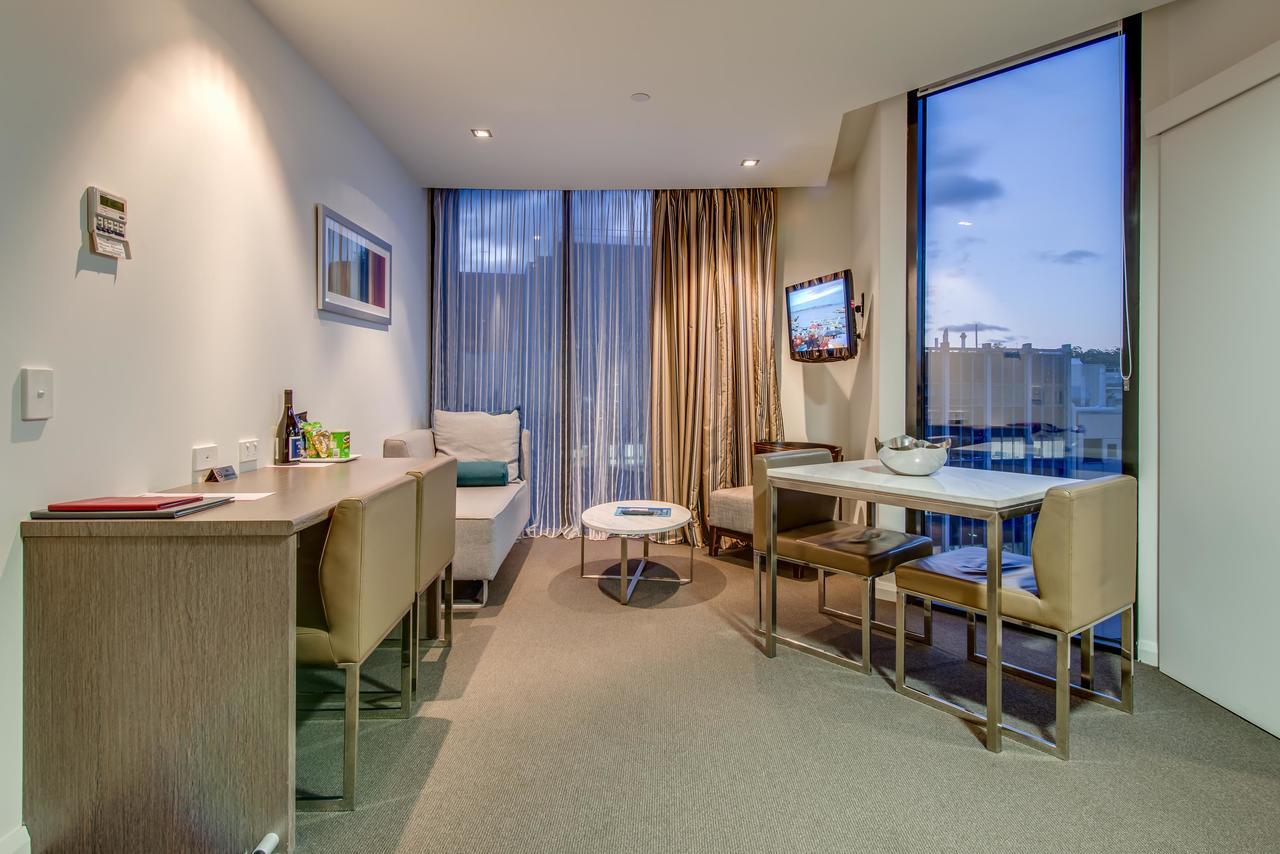 Aparthotel Mantra Collins