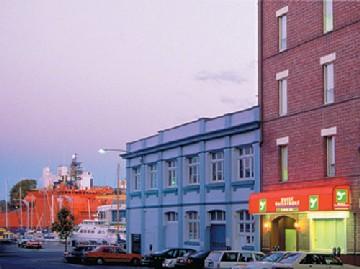 Waterfront Aparthotel