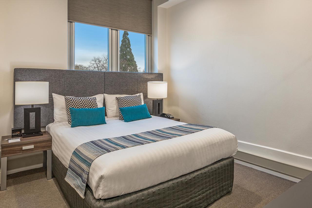 Mantra One Sandy Bay Road 4*