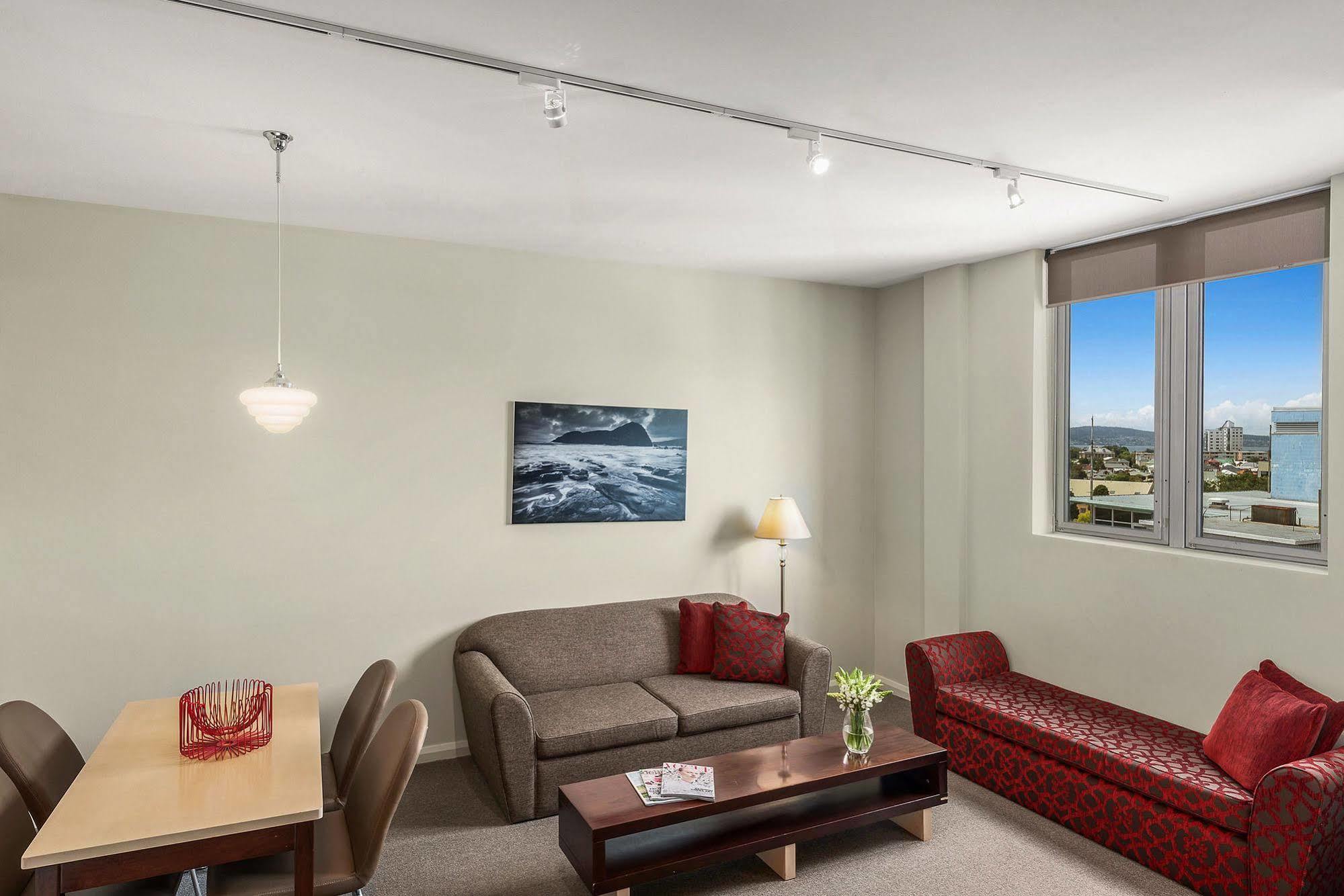 Aparthotel Mantra One Sandy Bay Road