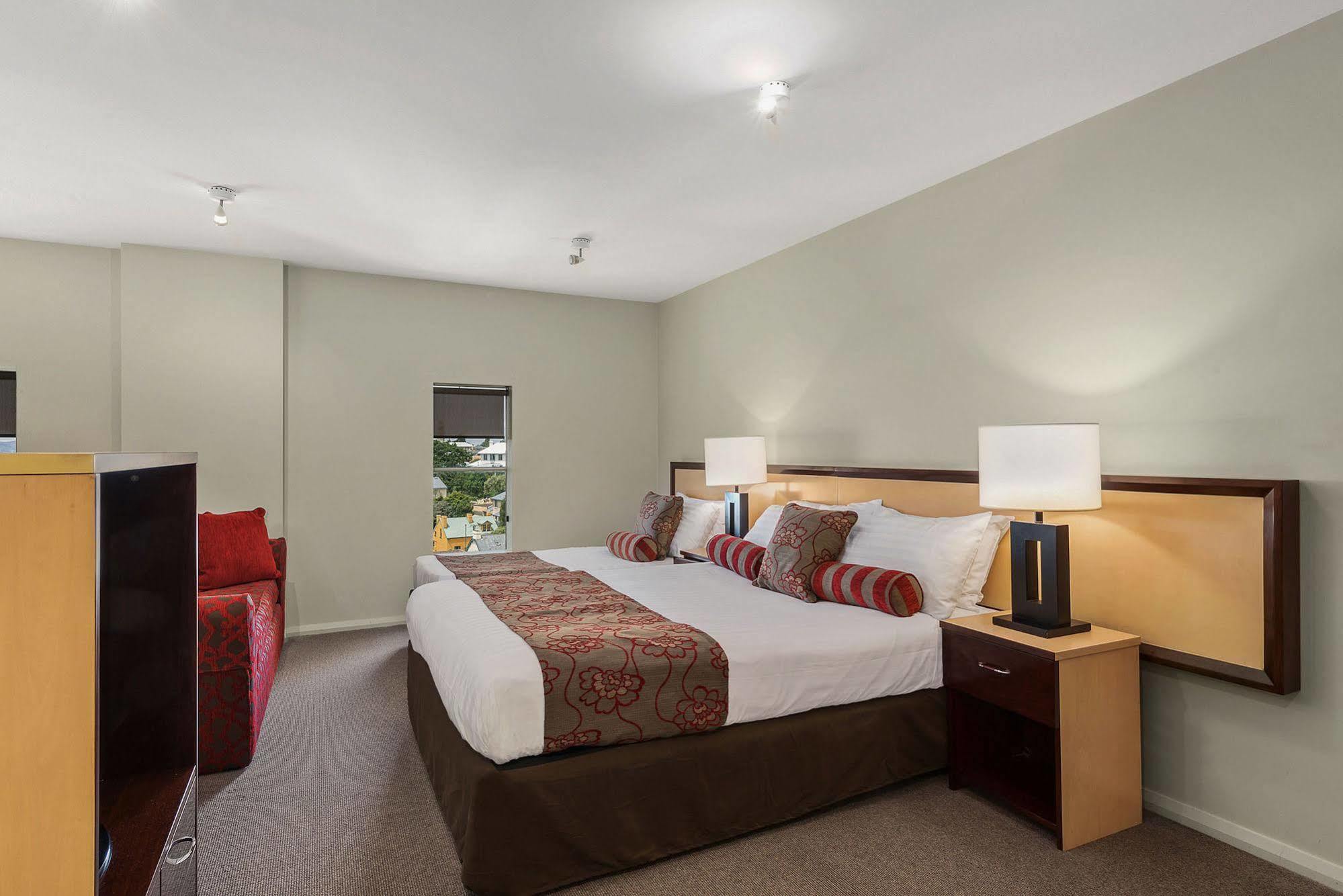 Mantra One Sandy Bay Road