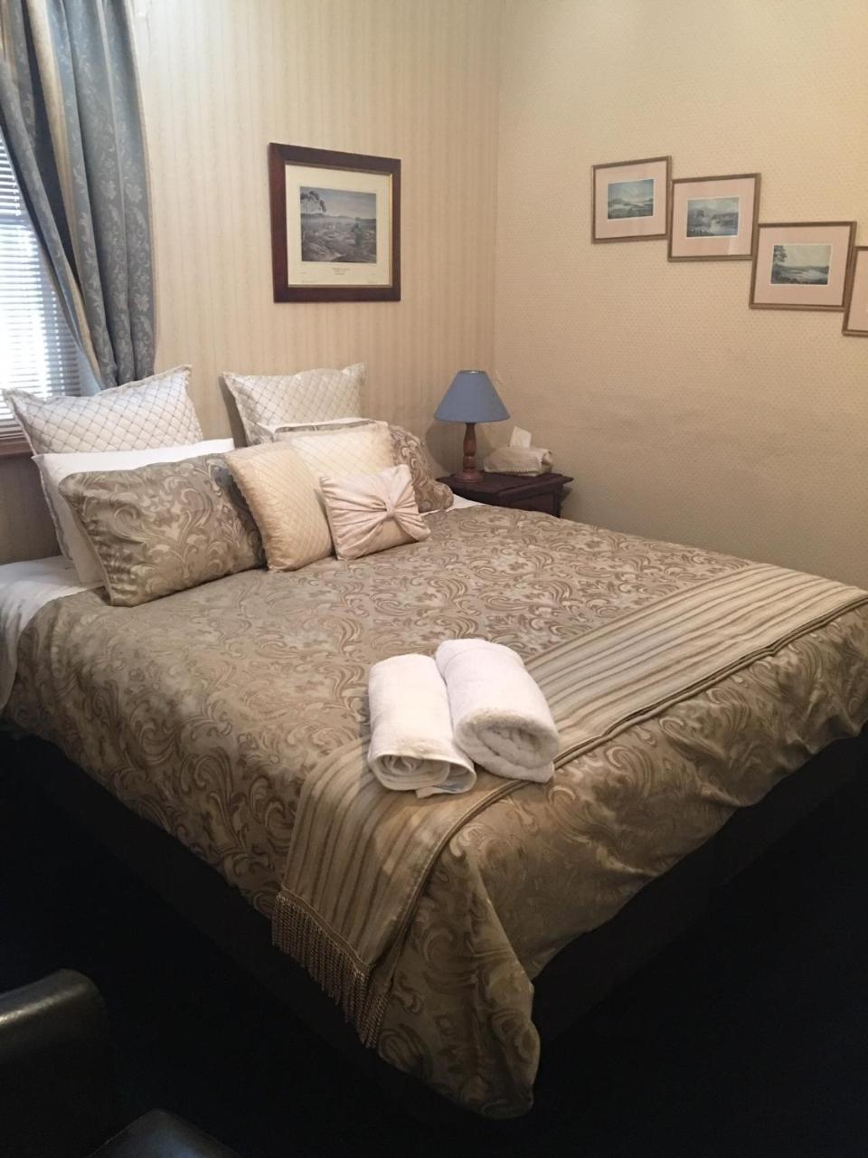 Undine Colonial Bed & Breakfast 4*