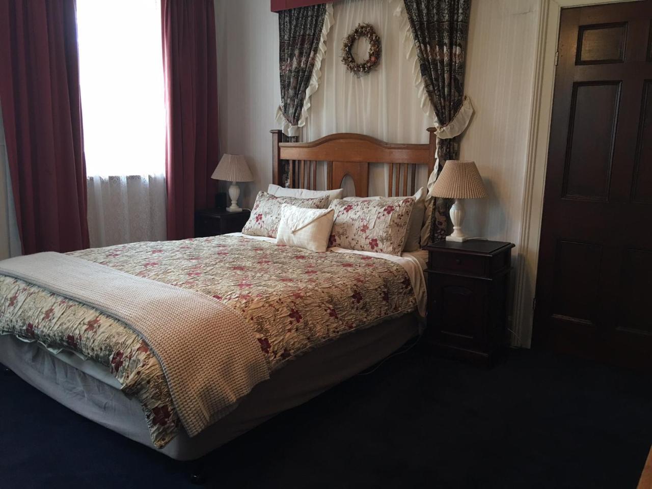 Undine Colonial Bed & Breakfast 4*