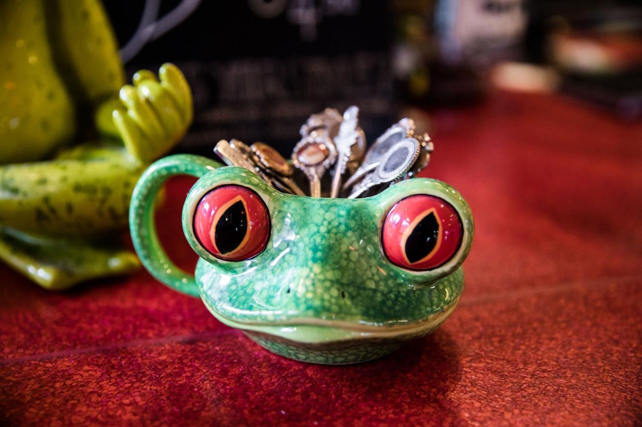 The Pickled Frog *
