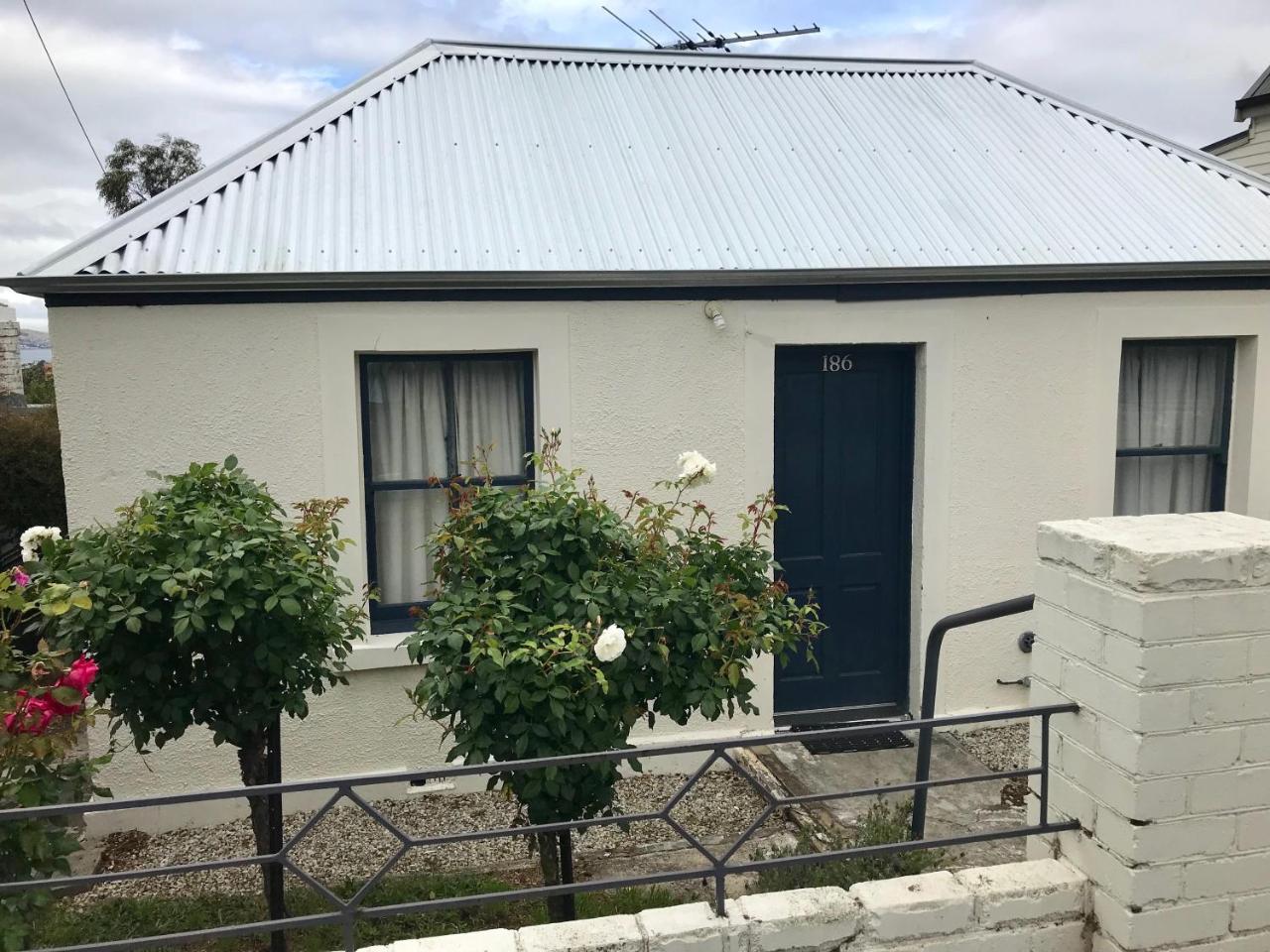 Holiday home Omaroo House - Panoramic Water Views