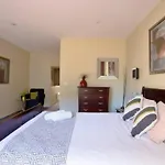 Three Bedrooms Unit With Free Parking