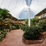 Mayfair Plaza Motel And Apartments