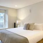 Luxury Hobart Waterfront Apartment With Views!