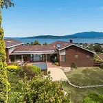 Hobart Panoramic View With Spas