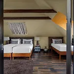 Corinda Contemporary