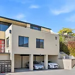 \'Penthouse-Style Pad\' Breathtaking Panoramic Views