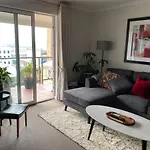 Battery Point Apartment On Hampden