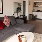 Battery Point Apartment On Hampden